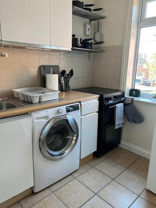 1 Bedroom Flat Sleeps 4 In Abingdon Oxfordshire Екстериор снимка